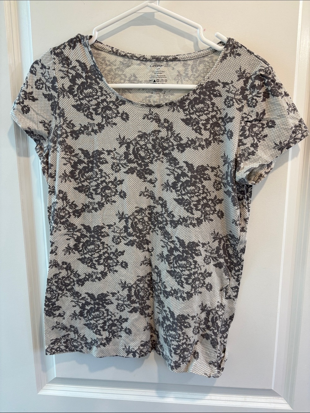 George Gray Floral Scoop Neck Short Sleeve Tee